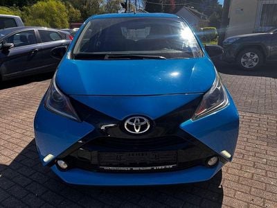 Usata Toyota Aygo X-cite 69 CV (50 kW) 2015 Blu Utilitaria