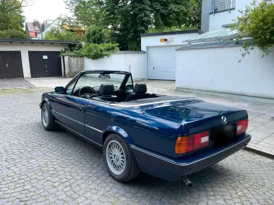 Gebraucht BMW 318 Cabriolet 113 PS (83 kW) 1991 Blau Cabrio