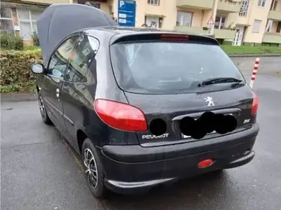 Occasion Peugeot 205 60 PK (44 kW) 2005 Zwart Hatchback