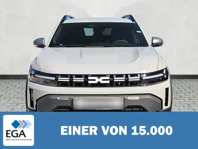 Neu Dacia Duster Journey 131 PS (96 kW) 2025 Beige metallic