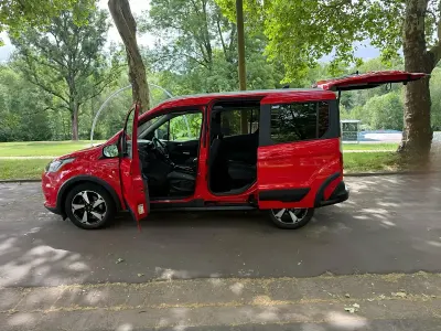 Gebraucht Ford Tourneo Connect Active 120 PS (88 kW) 2022 Rot Van / Kleinbus