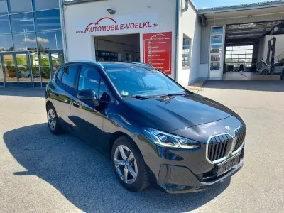 Używany BMW 225 245 KM (180 kW) 2023 Czarny Minivan