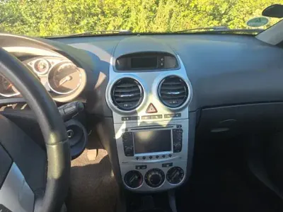 Gebraucht Opel Corsa Edition 69 PS (50 kW) 2012 Schwarz Kleinwagen