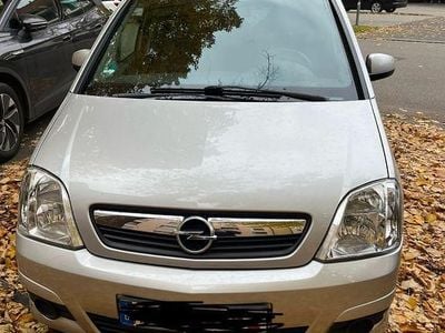 Silber Gebraucht 2006 Opel Meriva Van / Kleinbus | 2.990 € (Fairer Preis)