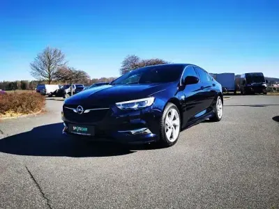 Usata Opel Insignia Dynamic 260 CV (191 kW) 2017 Blu Berlina