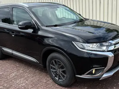 Gebraucht Mitsubishi Outlander Edition 150 PS (110 kW) 2018 Schwarz SUV