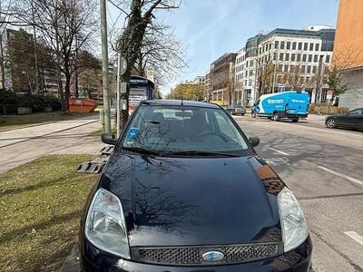 Usata Ford Fiesta 60 CV (44 kW) 2005 Blu Utilitaria
