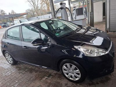 Gebraucht Peugeot 208 Style 83 PS (61 kW) 2014 Blau Kleinwagen