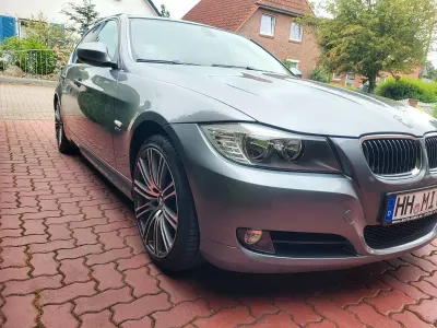 Gebraucht BMW 325 218 PS (160 kW) 2009 Grau Limousine