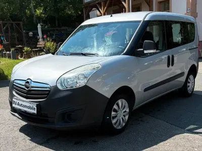 Gebraucht Opel Combo Selection 95 PS (69 kW) 2015 Silber Van / Kleinbus