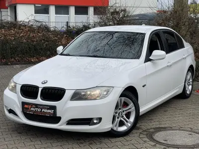 Używany BMW 320 Sport Line 143 KM (105 kW) 2009 Biały Sedan/Limuzyna