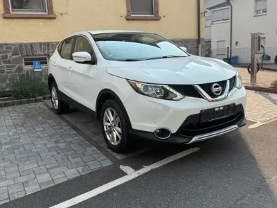 Gebraucht Nissan Qashqai 131 PS (96 kW) 2014 Weiß SUV