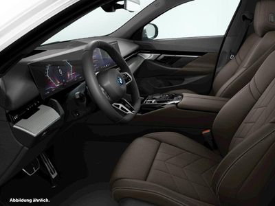 Weiß Gebraucht 2025 BMW i5 M Sport Kombi | 65.361 € (Fairer Preis)