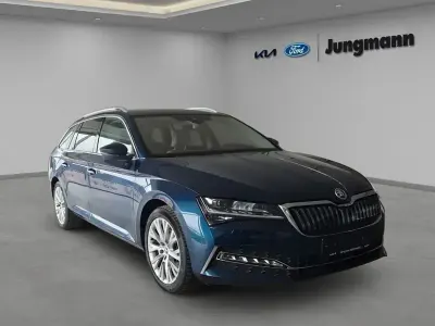 Gebraucht Skoda Superb Style 218 PS (160 kW) 2020 Lava blue metallic Kombi