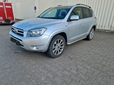 Gebraucht Toyota RAV4 Executive 177 PS (130 kW) 2008 Silber SUV