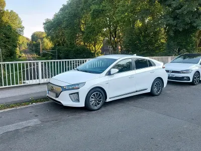 Gebraucht Hyundai Ioniq Premium 100 kW (136 PS) 2020 Weiß Kleinwagen