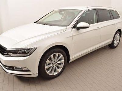 Gebraucht VW Passat Highline 150 PS (110 kW) 2019 Weiß metallic Kombi