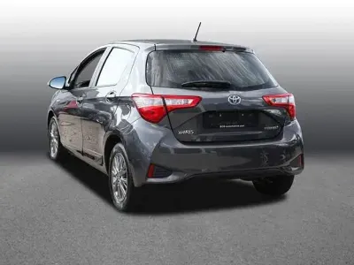 Gebraucht Toyota Yaris Plus 101 PS (74 kW) 2017 Marlingrau metallic Kleinwagen