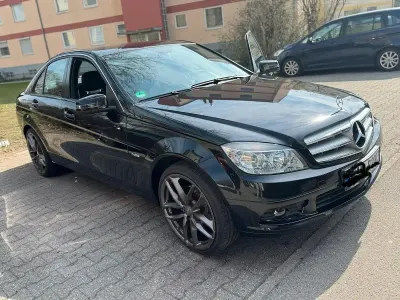 Gebraucht Mercedes C200 136 PS (100 kW) 2010 Schwarz Limousine