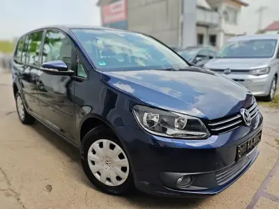Gebraucht VW Touran Trendline 105 PS (77 kW) 2014 Blau Van / Kleinbus