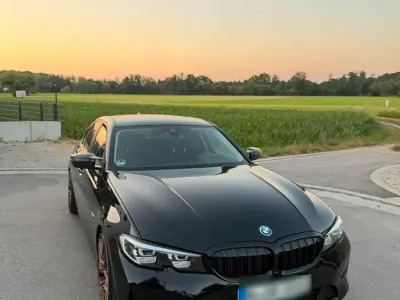 Gebraucht BMW 320e 204 PS (150 kW) 2022 Schwarz Limousine