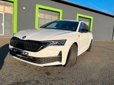 Gebraucht Skoda Octavia SportLine 150 PS (110 kW) 2025 Weiß Kombi