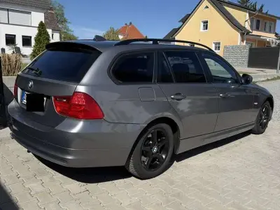 Gebraucht BMW 320 177 PS (130 kW) 2008 Grau Kombi