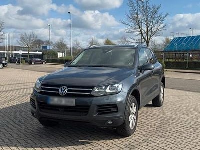 Gebraucht VW Touareg 242 PS (177 kW) 2011 Grau SUV