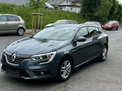 Gebraucht Renault Mégane GrandTour 116 PS (85 kW) 2020 Grau Kombi