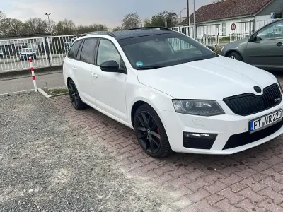 Gebraucht Skoda Octavia vRS 220 PS (161 kW) 2013 Weiß Kombi