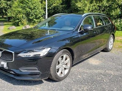 Begagnad Volvo V90 Momentum 190 HK (139 kW) 2017 Svart Kombi