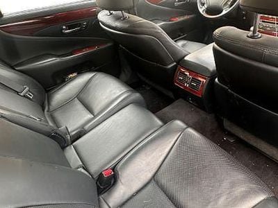 Braun Gebraucht 2010 Lexus LS600 Ambience Line Limousine | 14.900 €