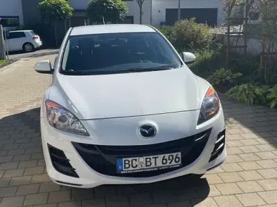 Gebraucht Mazda 3 Center-Line 105 PS (77 kW) 2012 Weiß Limousine
