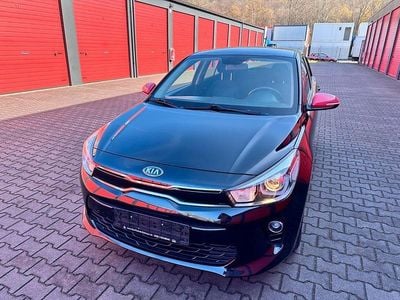Gebraucht Kia Rio DREAM-TEAM Edition 101 PS (74 kW) 2018 Schwarz Limousine