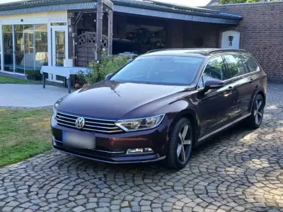 Gebraucht VW Passat 190 PS (139 kW) 2018 Rot Kombi