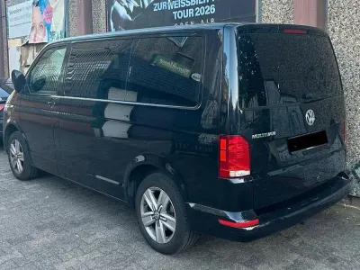 Gebraucht VW Multivan Comfortline 150 PS (110 kW) 2019 Schwarz Van / Kleinbus