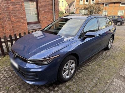 Gebraucht VW Golf VIII Life 150 PS (110 kW) 2024 Blau Kombi
