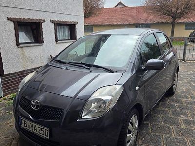 Gebraucht Toyota Yaris Cool 87 PS (63 kW) 2007 Grau Kleinwagen