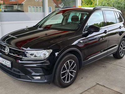 gebraucht VW Tiguan Comfortline 4Motion Business DSG LED AHK Navi TOP