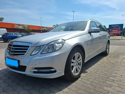 Gebraucht Mercedes E250 Elegance 204 PS (150 kW) 2011 Silber Limousine