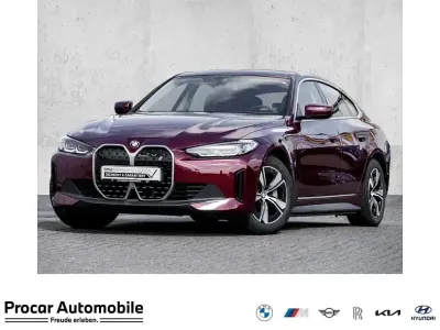 Second-hand BMW i4 Sport Line 210 kW (286 CP) 2023 Negru Berlinǎ