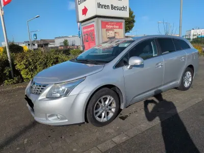 Gebraucht Toyota Avensis Edition 147 PS (108 kW) 2011 Silber Kombi