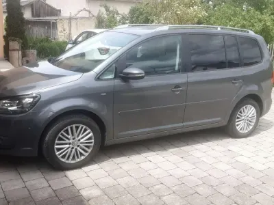Gebraucht VW Touran Comfortline 140 PS (102 kW) 2015 Grau Van / Kleinbus