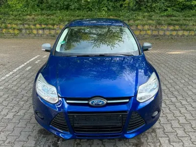 Gebraucht Ford Focus 100 PS (73 kW) 2014 Blau Kombi
