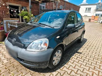 Brugt Toyota Yaris 68 HK (50 kW) 2002 Sort Hatchback