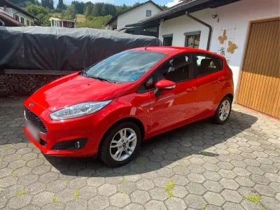 Gebraucht Ford Fiesta Trend 80 PS (58 kW) 2017 Rot Kleinwagen
