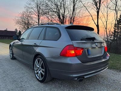 Gebraucht BMW 320 M Sport 177 PS (130 kW) 2009 Grau Kombi