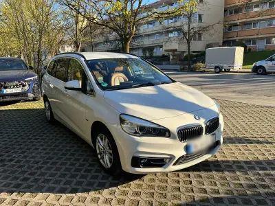 Gebraucht BMW 218 Gran Tourer Luxury Line 150 PS (110 kW) 2017 Weiß Van / Kleinbus