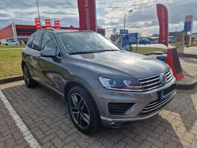 Second-hand VW Touareg Exclusive 204 CP (150 kW) 2017 Gri SUV