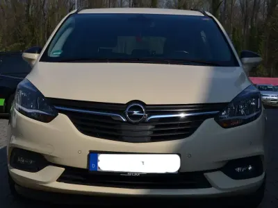 Gebraucht Opel Zafira Edition 131 PS (96 kW) 2018 Beige Van / Kleinbus